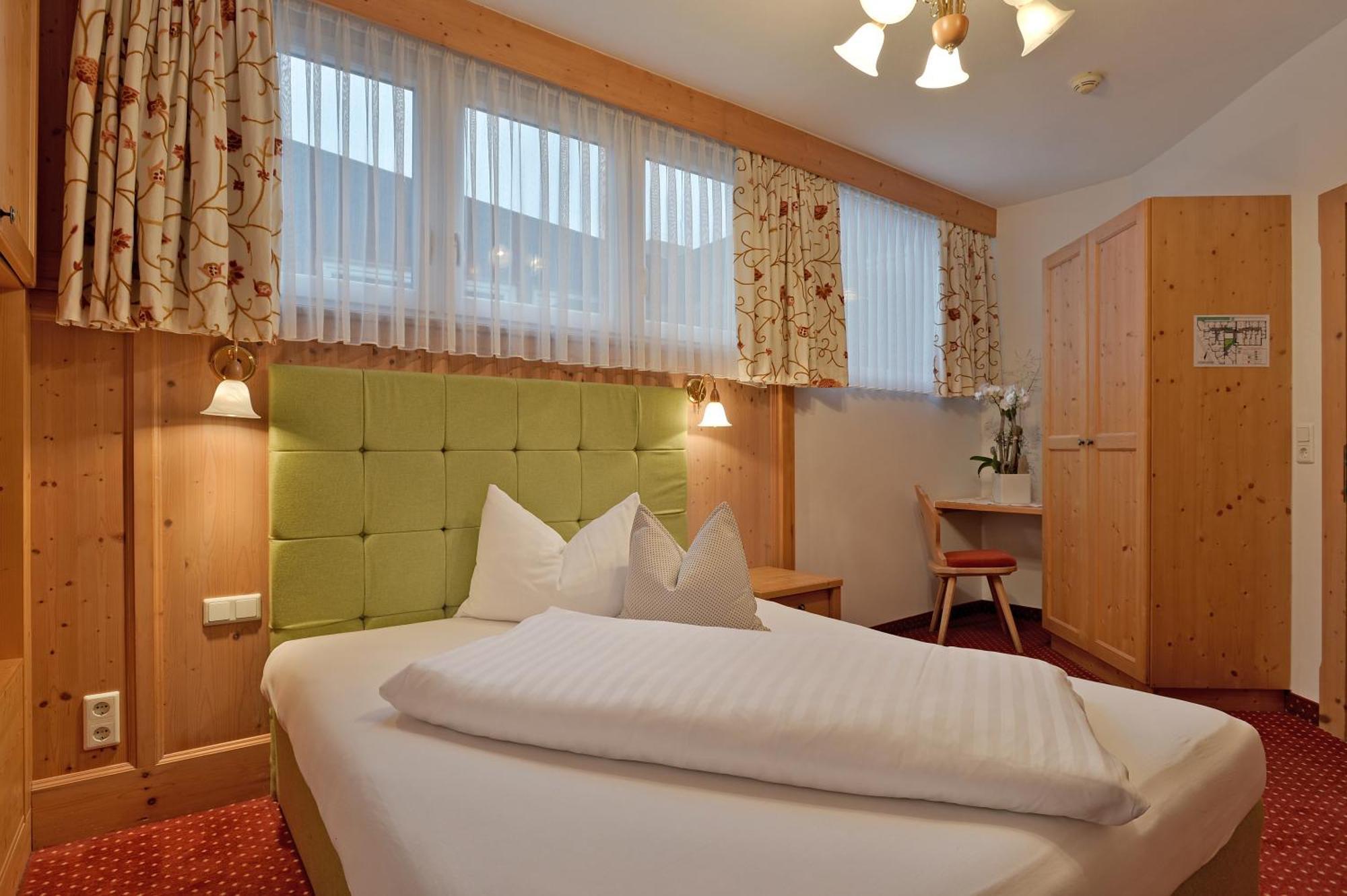 Hotel Tiroler Stuben ورغل المظهر الخارجي الصورة